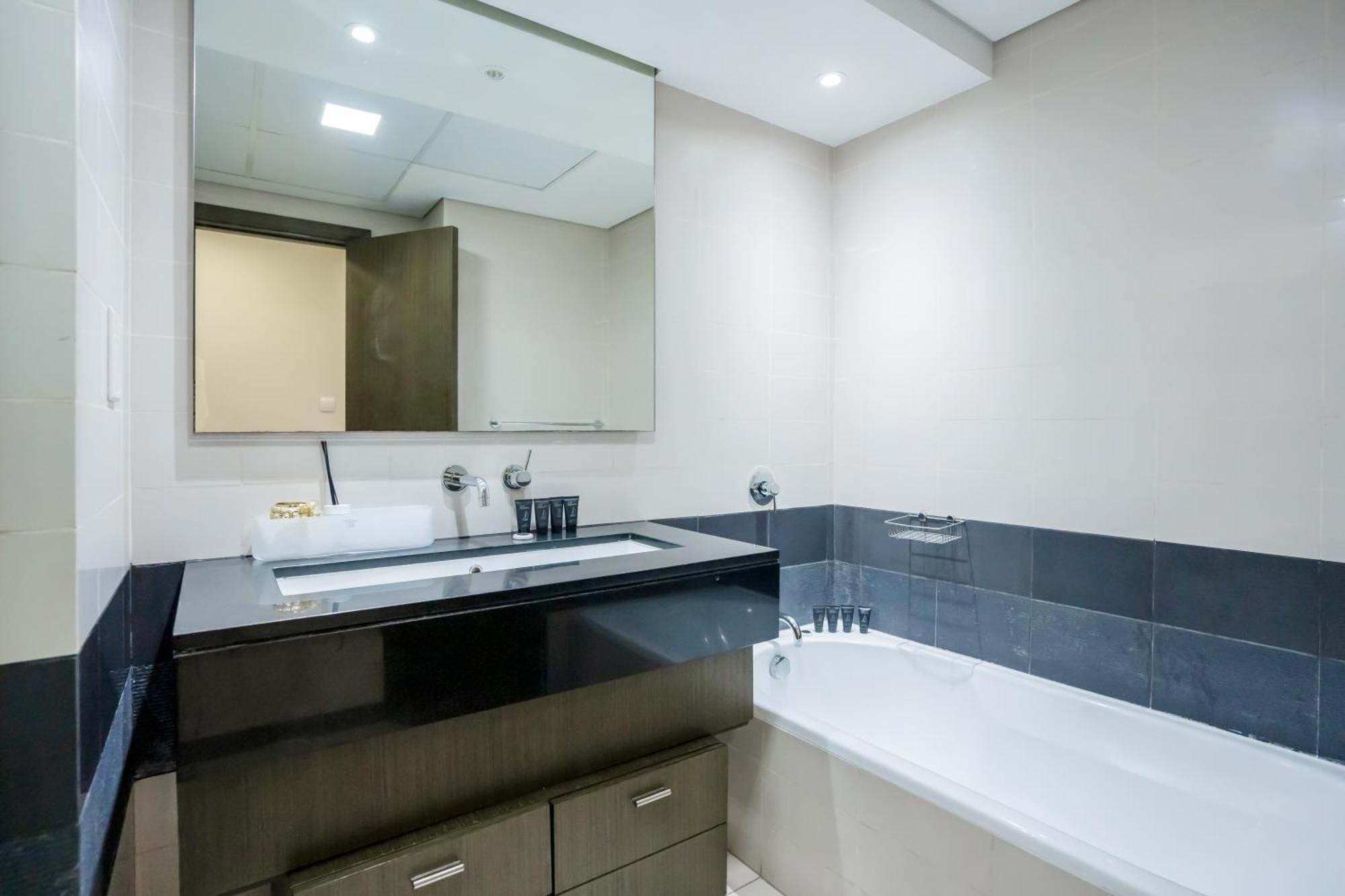 Vacay Lettings - Loft Downtown Dubai Villa Luaran gambar